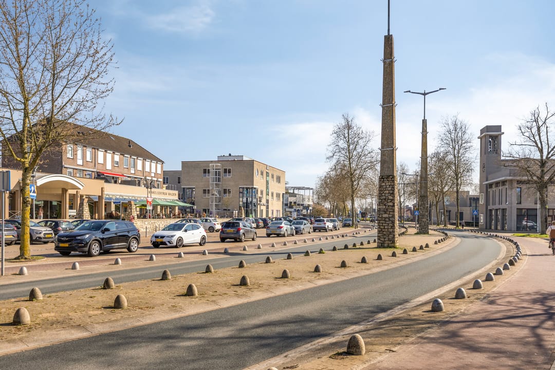 Light and well-maintained maisonette with sunny south-facing roof terrace and private parking in Malden — 42