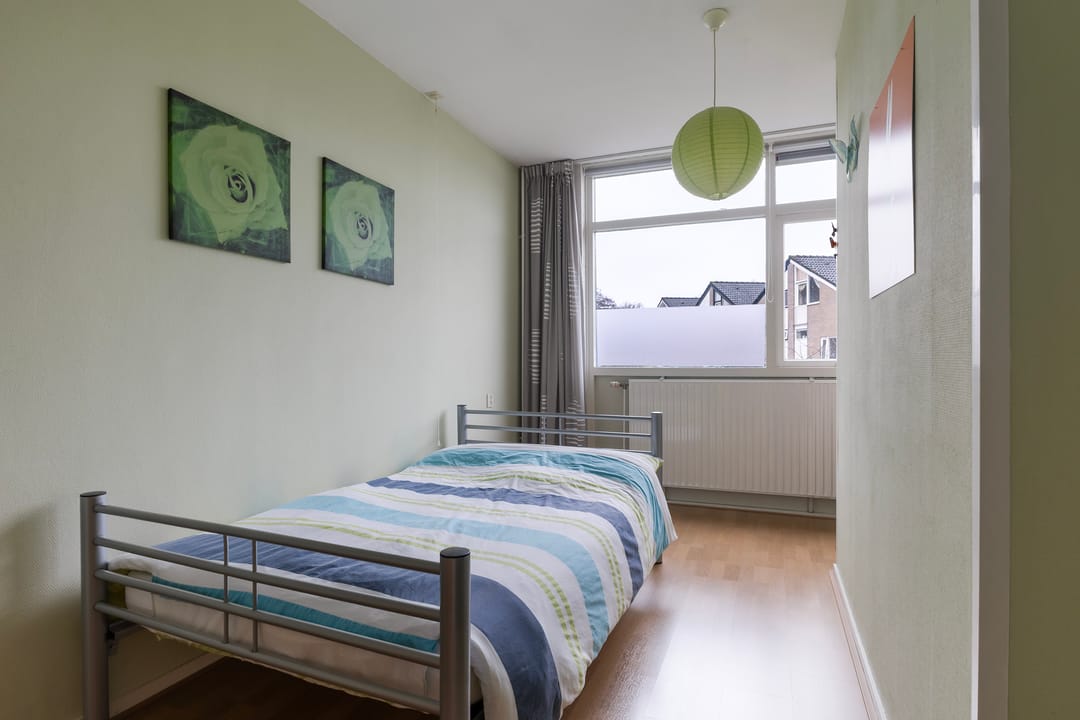 Spacious and Light Semi-detached Family Home in Child-friendly Aldlân — 23