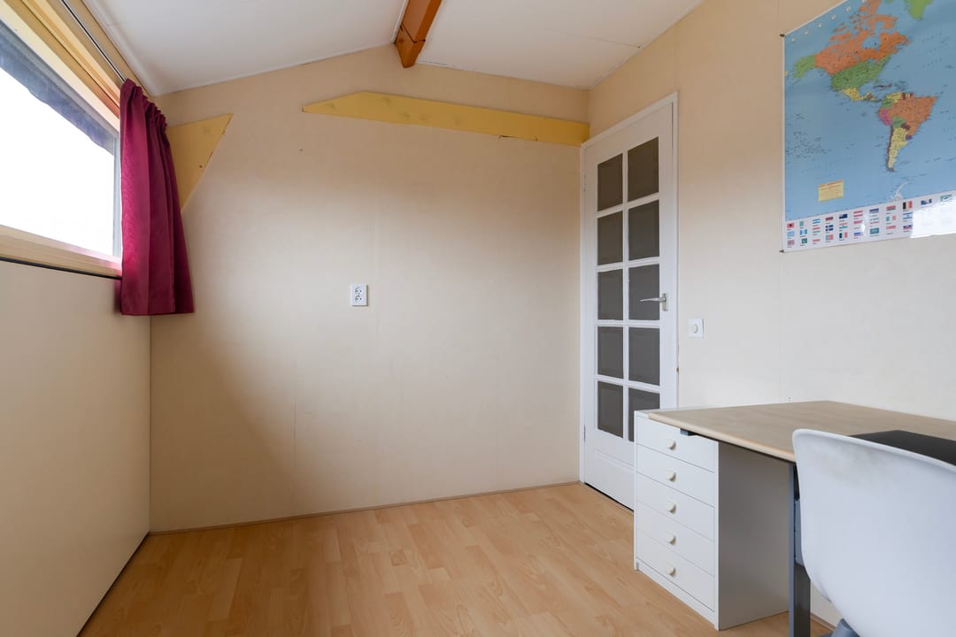 Spacious and Light Semi-detached Family Home in Child-friendly Aldlân — 28