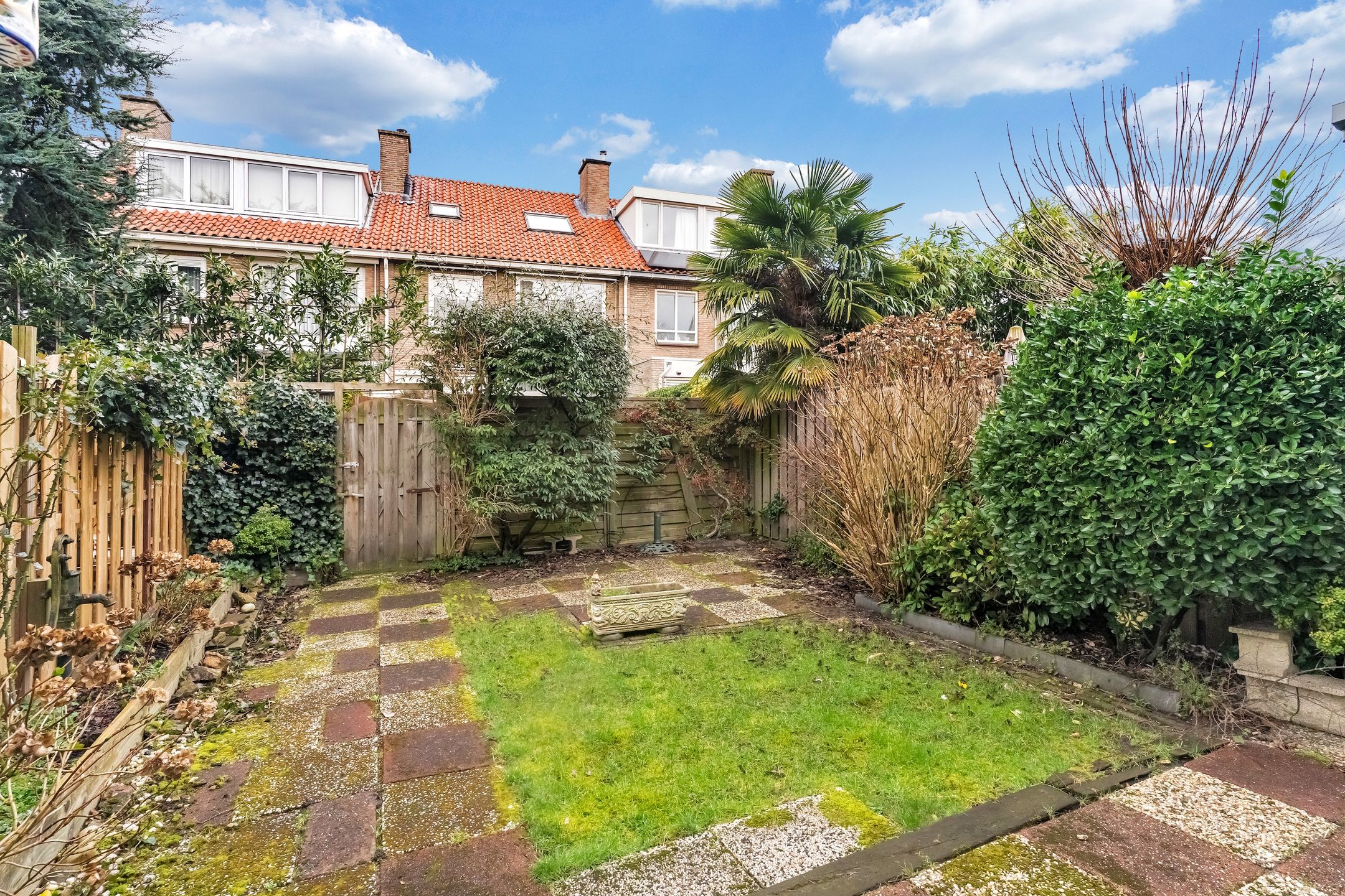 Spacious family home with 4 bedrooms and garden in quiet The Hague location — 15