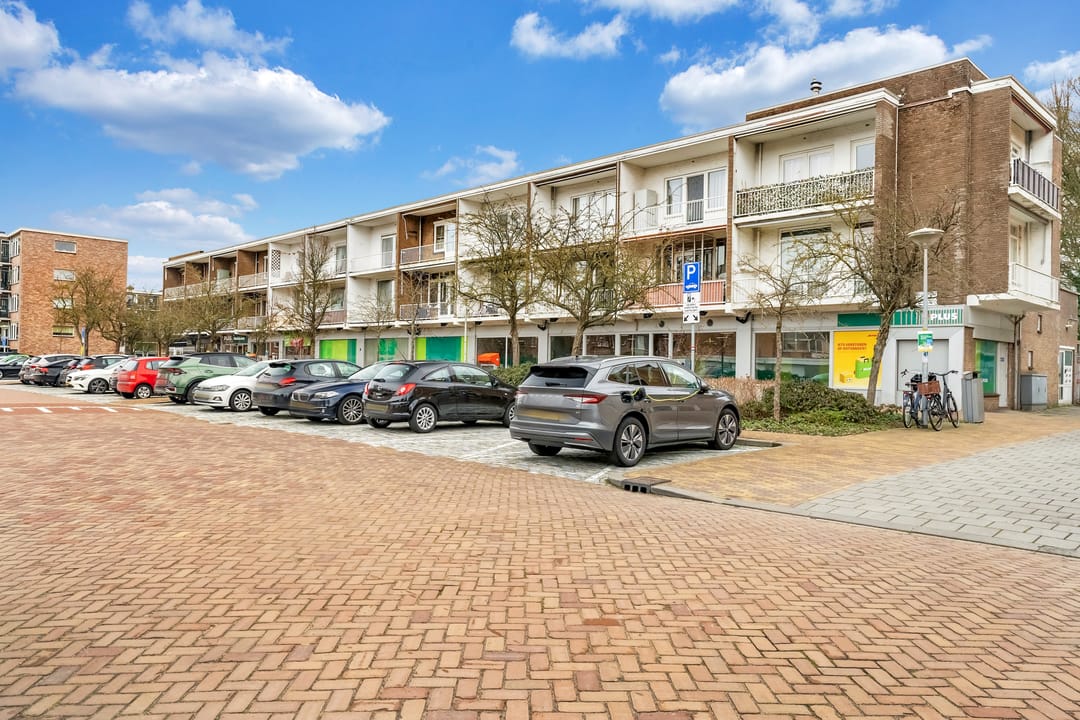 Spacious family home with 4 bedrooms and garden in quiet The Hague location — 28
