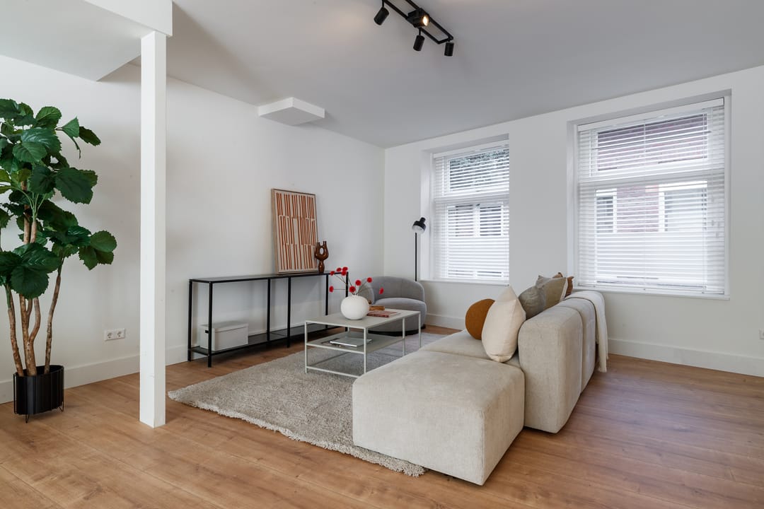 Spacious and light 5-room ground floor apartment in Utrecht city center — 17