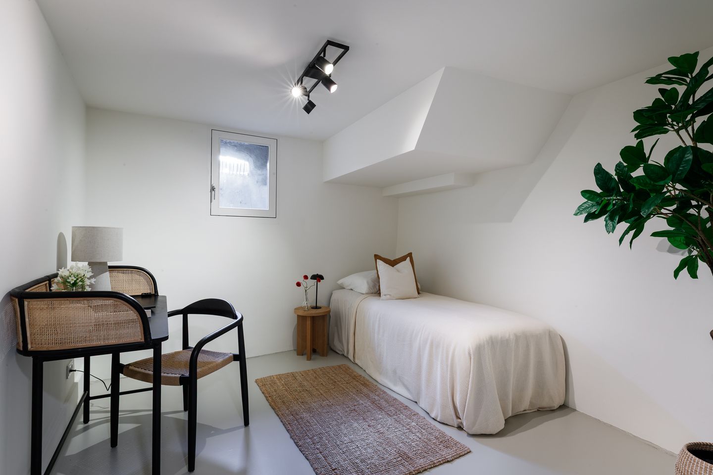 Spacious and light 5-room ground floor apartment in Utrecht city center — 20