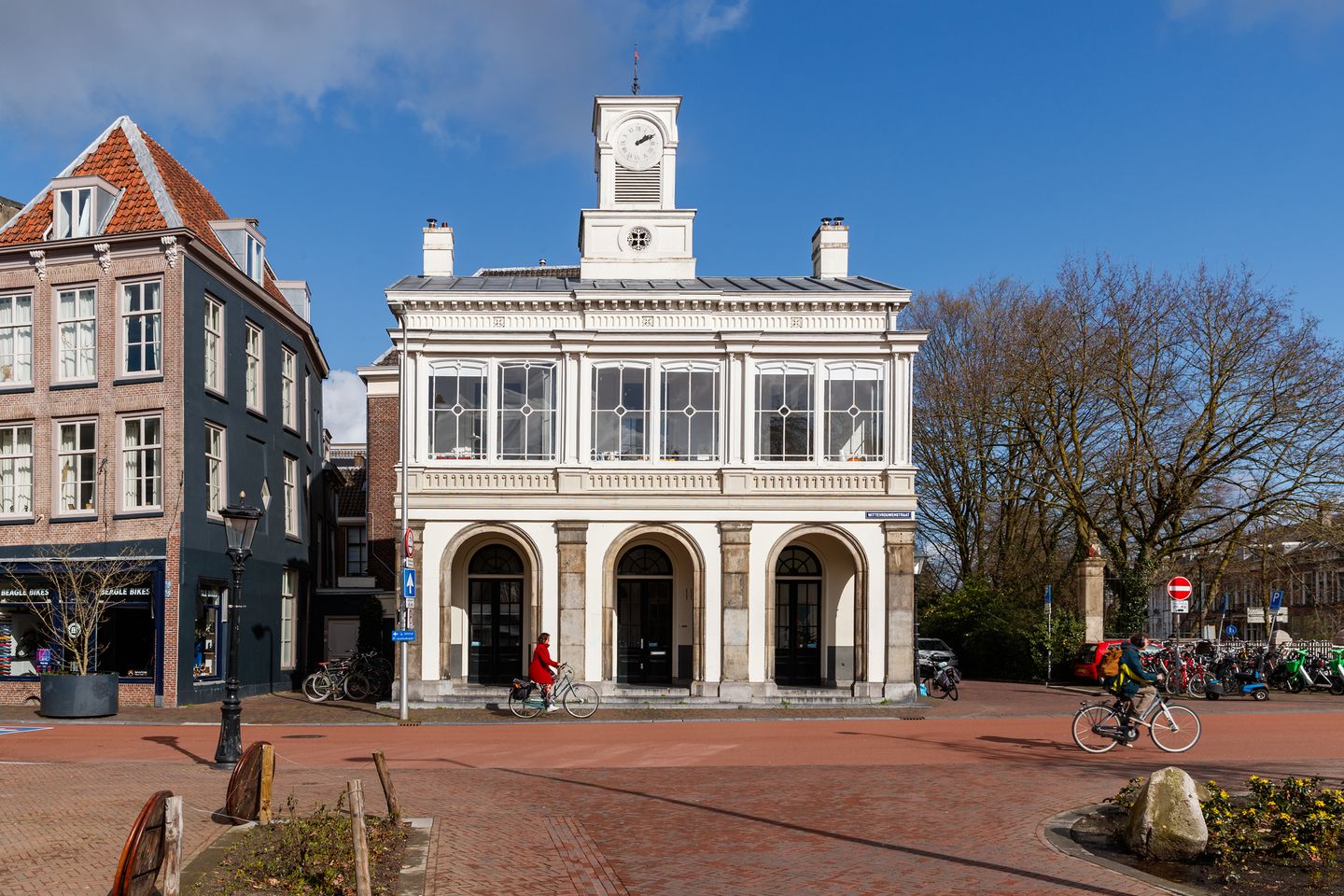 Spacious and light 5-room ground floor apartment in Utrecht city center — 35