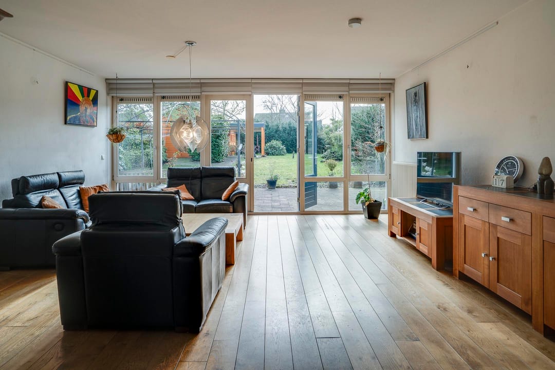 Photo 11 of Spoorstraat 29-A