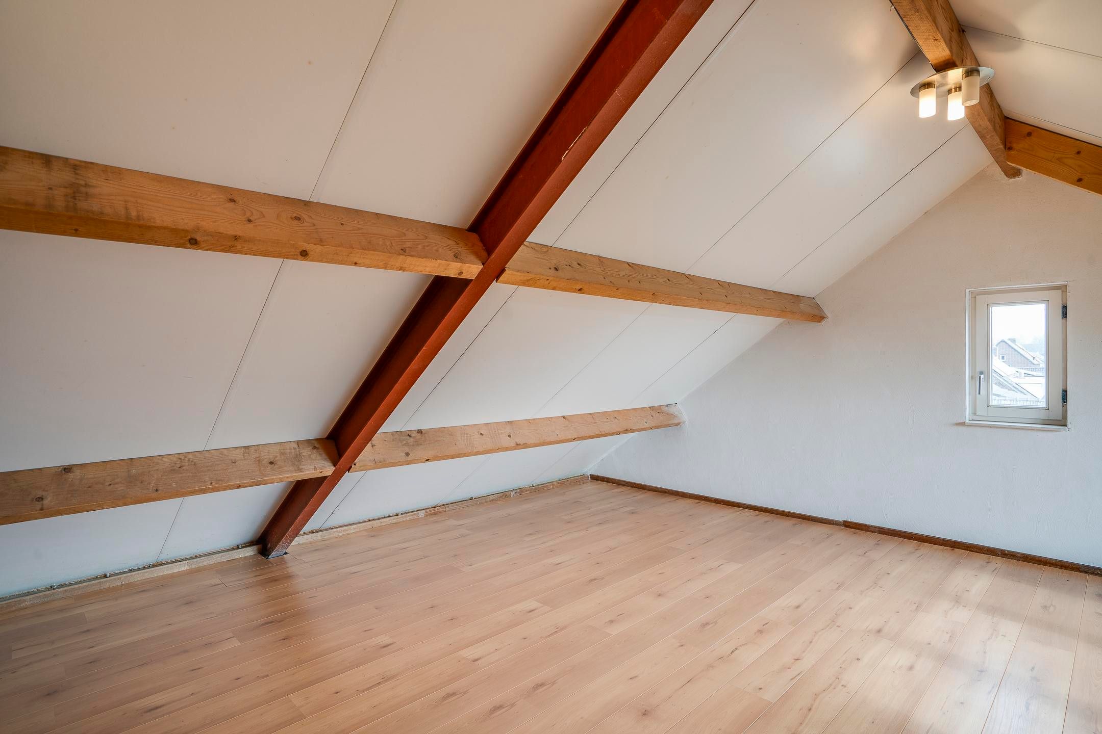 Photo 36 of Spoorstraat 29-A