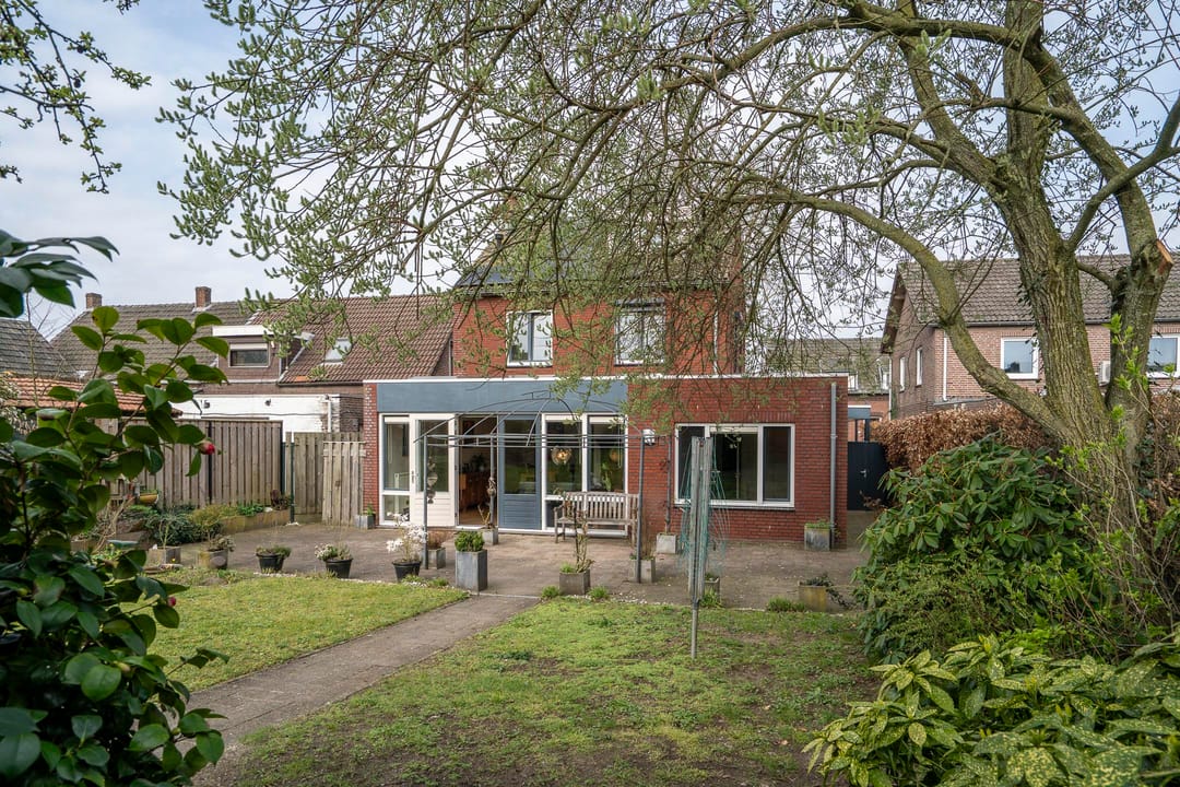 Photo 53 of Spoorstraat 29-A