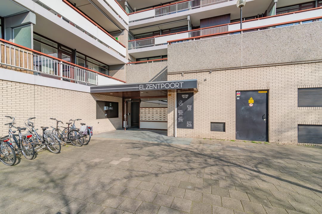 Bright and Comfortable Apartment in Central Eindhoven — 24