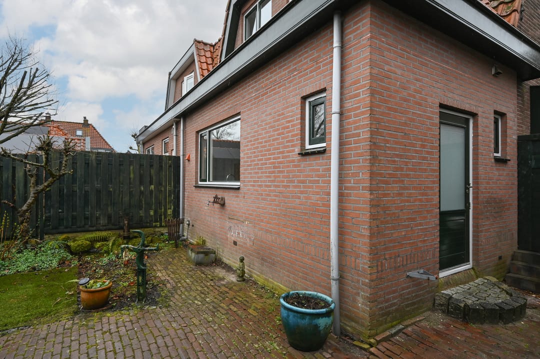 Spacious 1930s Semi-Detached Home in Amstelhoek — 23