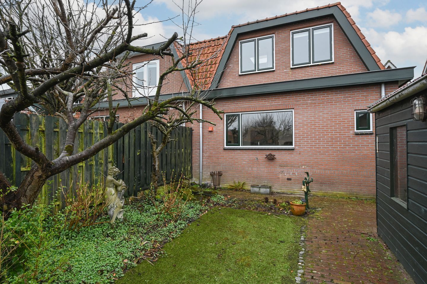 Spacious 1930s Semi-Detached Home in Amstelhoek — 25
