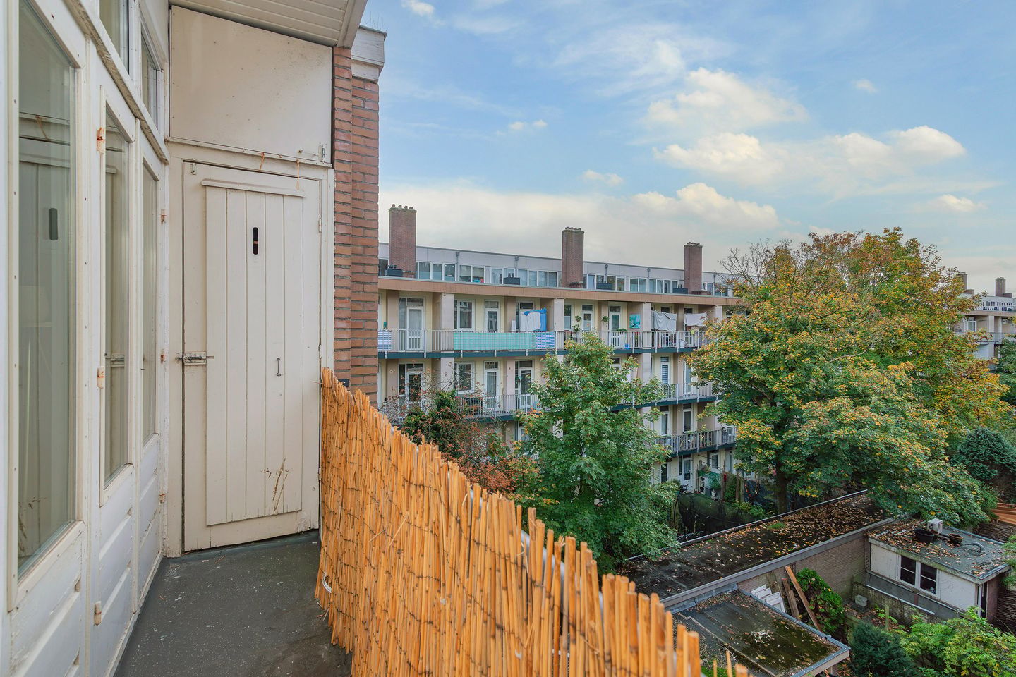 Charming light apartment with sunny balcony in De Baarsjes — 18