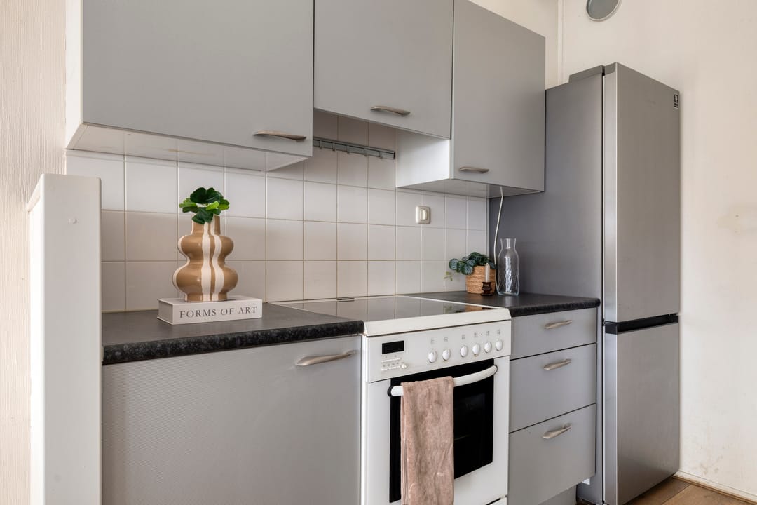 Spacious and Light 4-Room Apartment with Energy Label A in Amsterdam Nieuw West — 13