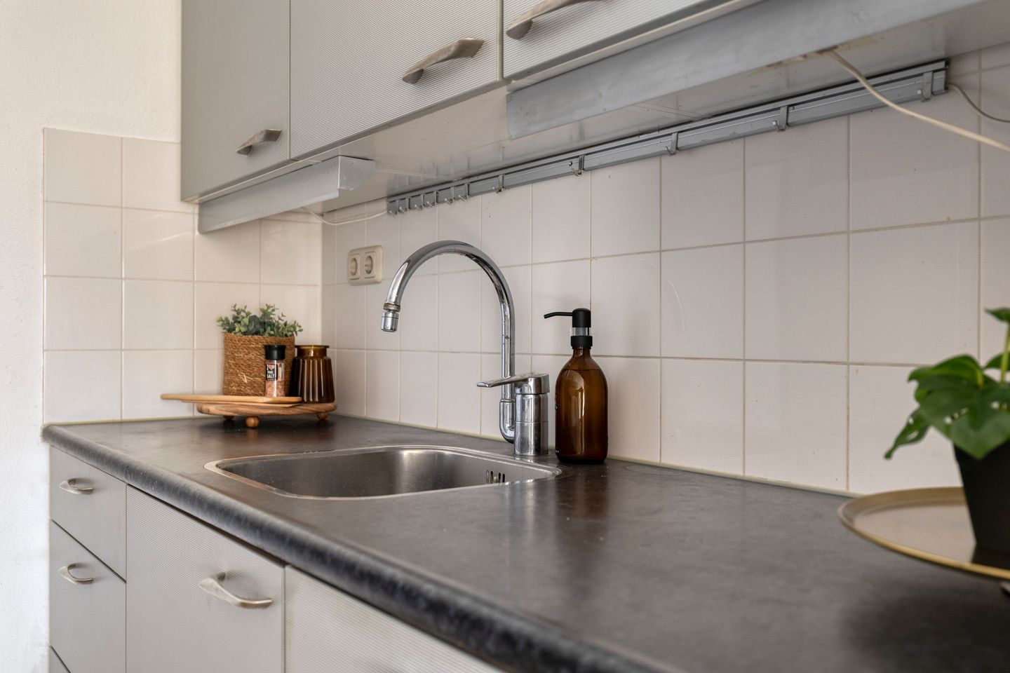 Spacious and Light 4-Room Apartment with Energy Label A in Amsterdam Nieuw West — 14