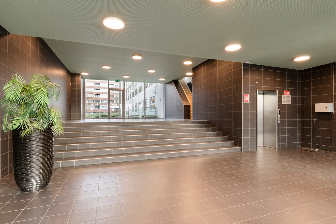 Spacious and Light 4-Room Apartment with Energy Label A in Amsterdam Nieuw West — 26