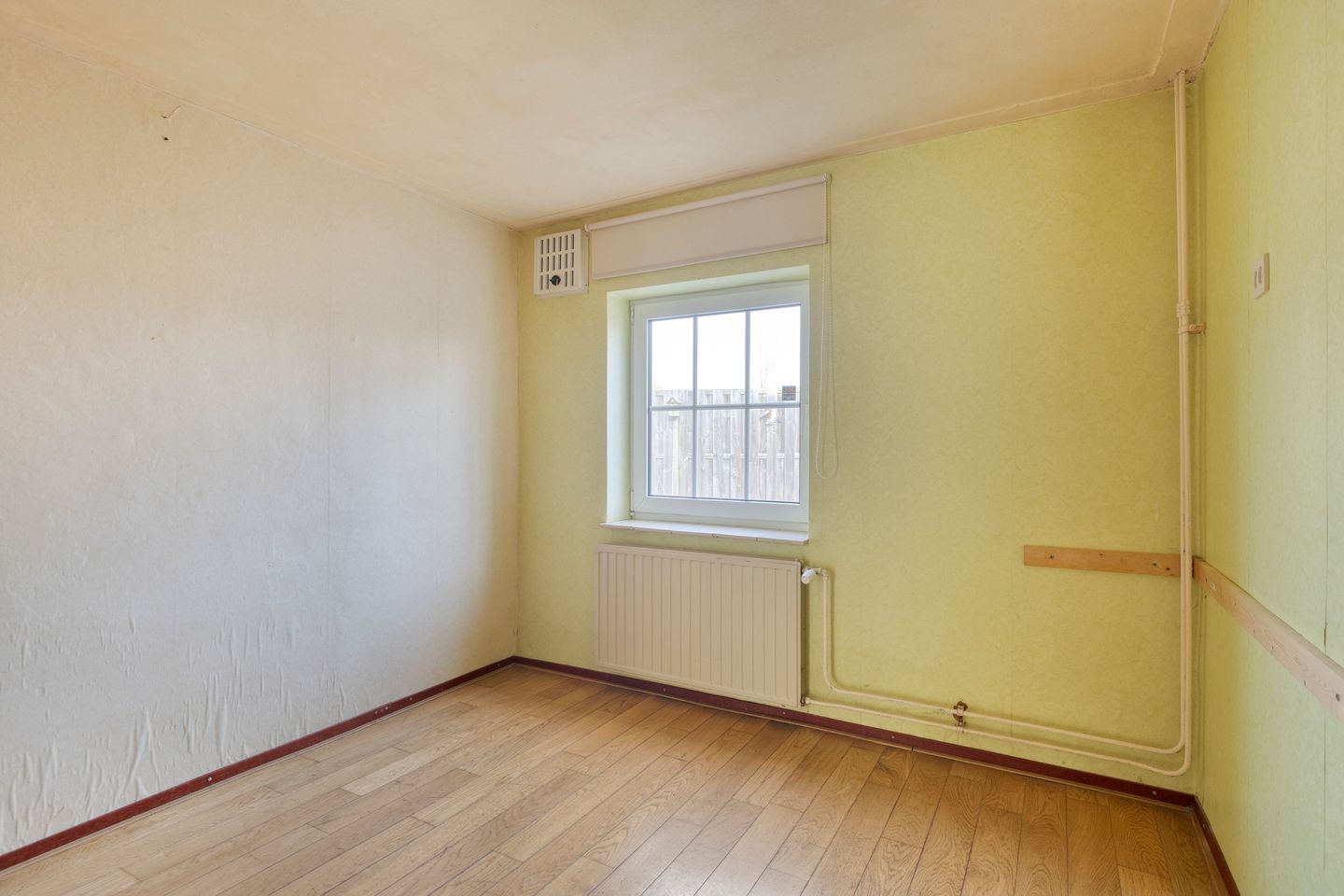 Spacious detached family home with large garden and potential in Malden — 29