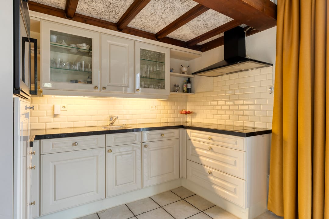 Spacious detached family home with large garden and potential in Malden — 16