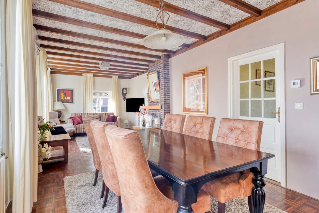 Spacious detached family home with large garden and potential in Malden — 12