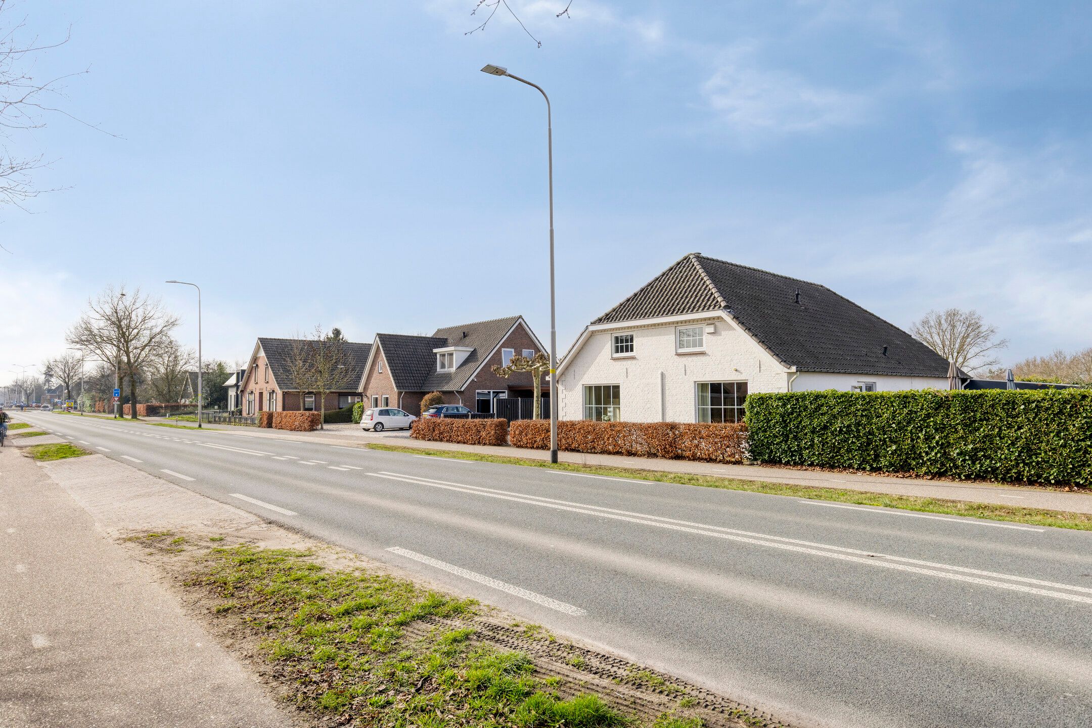 Spacious detached family home with large garden and potential in Malden — 72