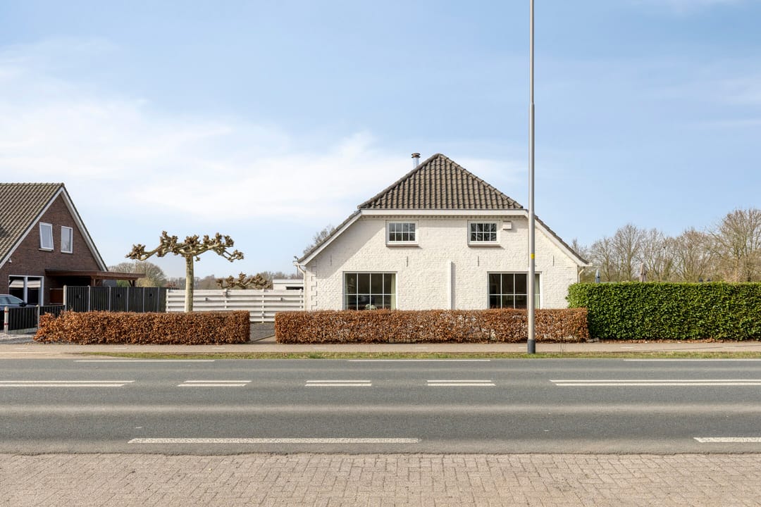 Spacious detached family home with large garden and potential in Malden — 70