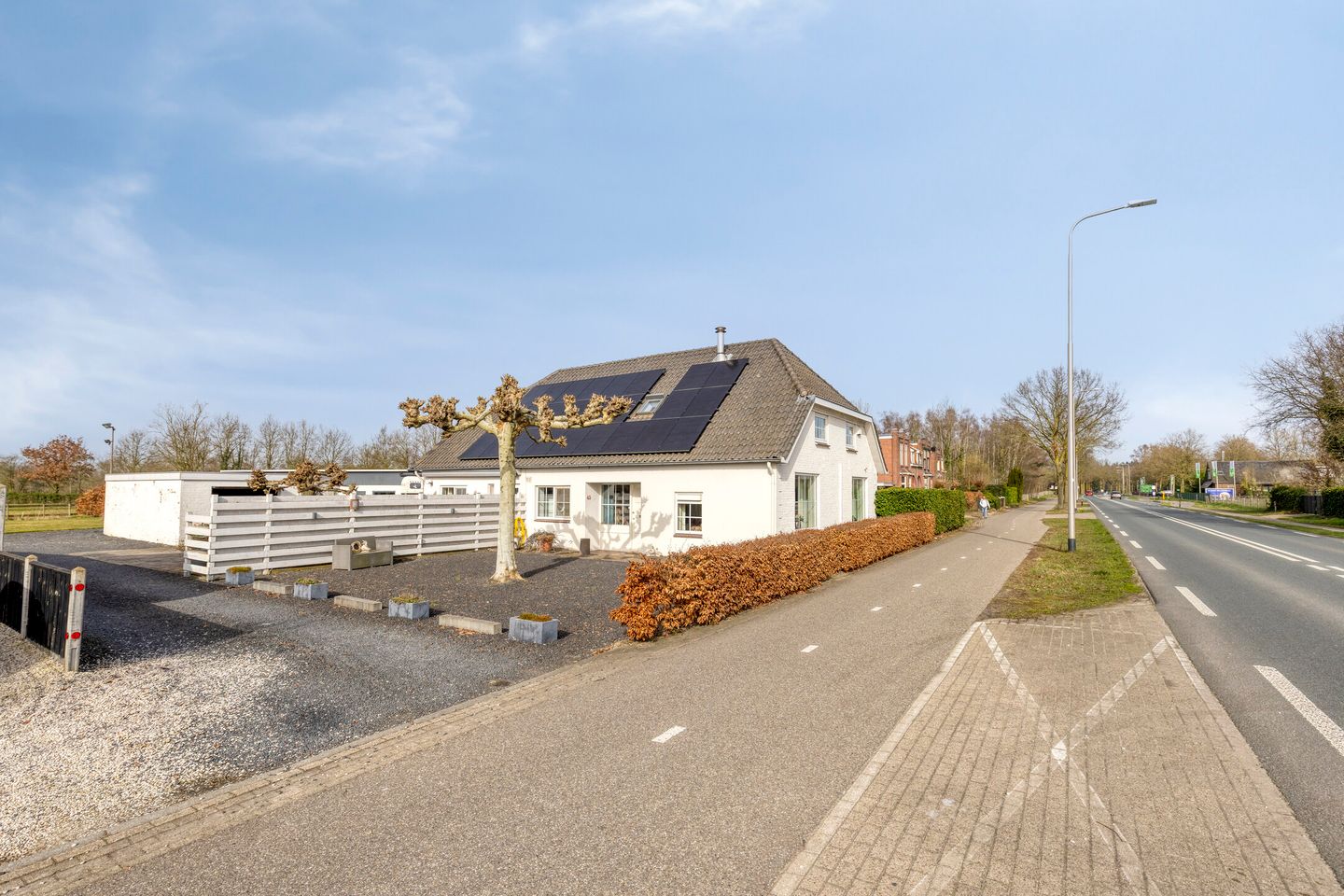 Spacious detached family home with large garden and potential in Malden — 73