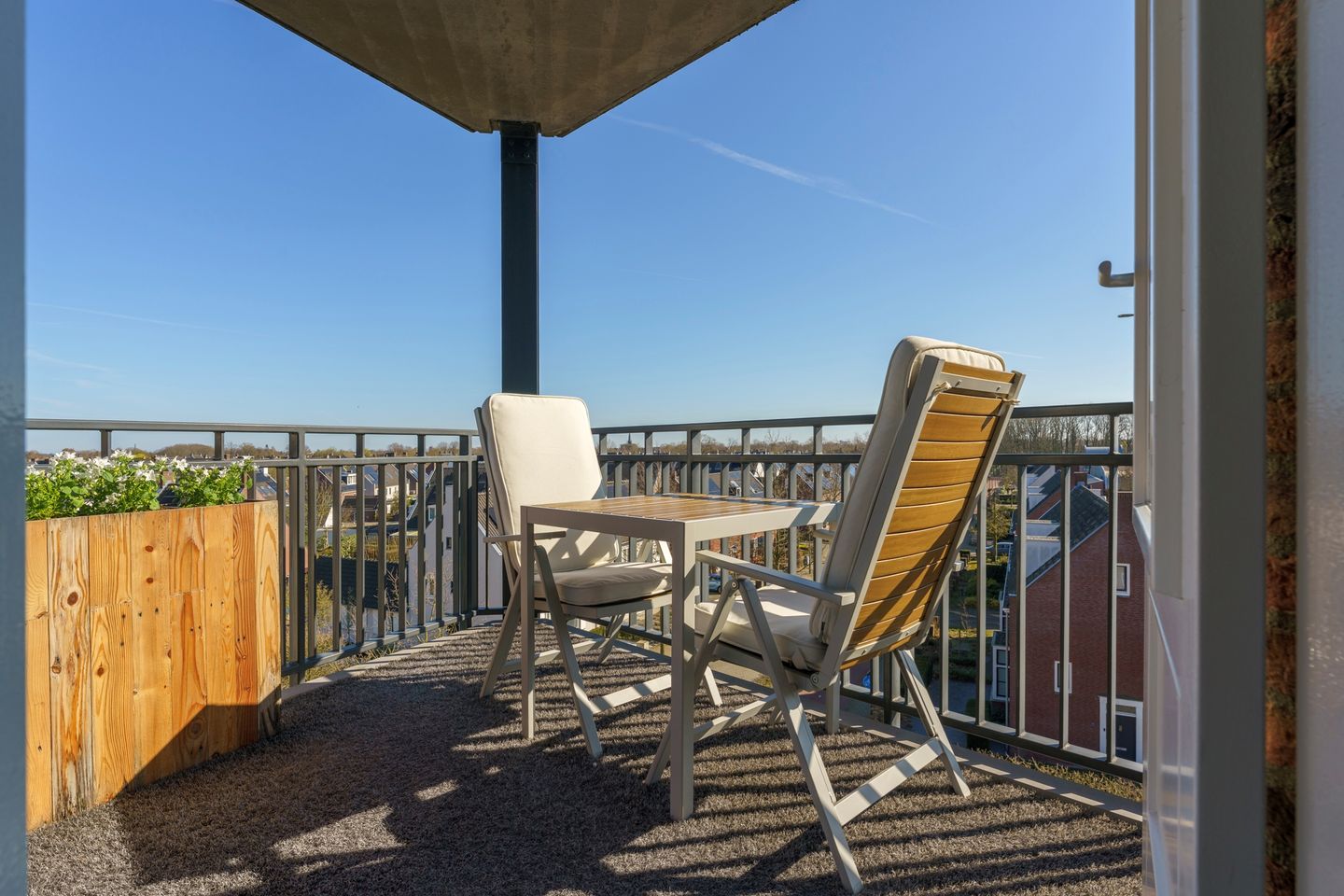 Spacious corner apartment with stunning views and private parking in Brandevoort — 27