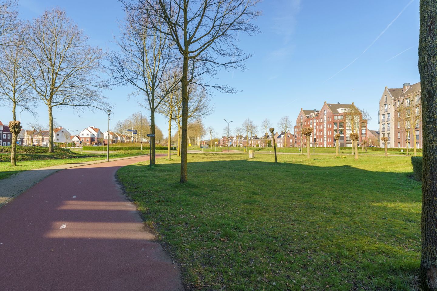 Spacious corner apartment with stunning views and private parking in Brandevoort — 32