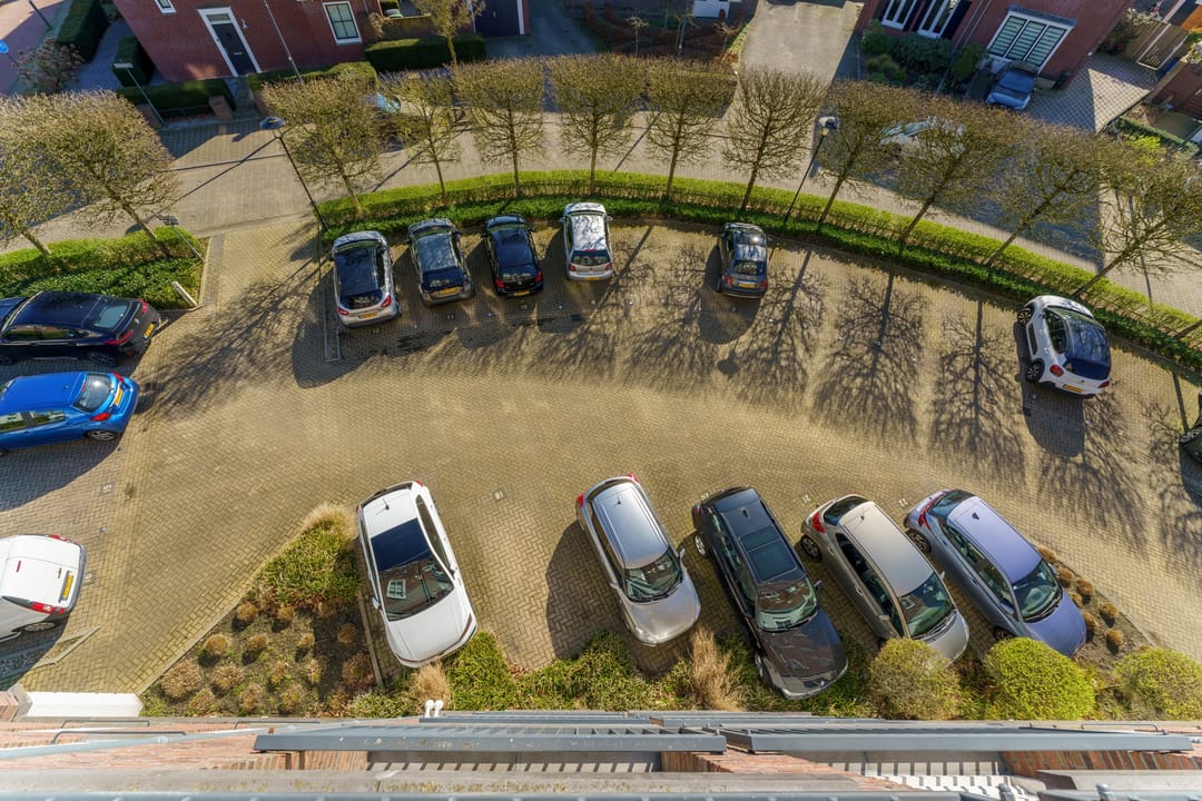 Spacious corner apartment with stunning views and private parking in Brandevoort — 36