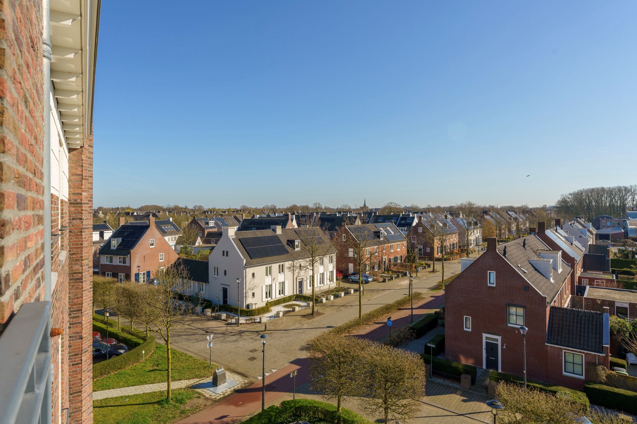 Spacious corner apartment with stunning views and private parking in Brandevoort — 37