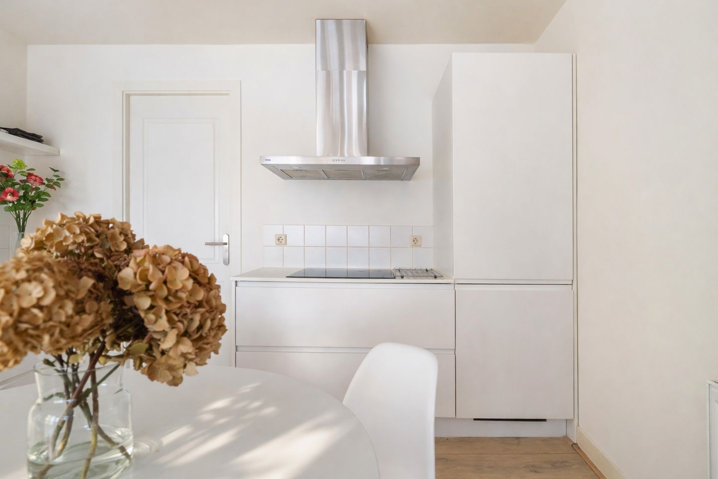 Renovated 5-room upstairs apartment with balcony in Rotterdam Oud Mathenesse — 12