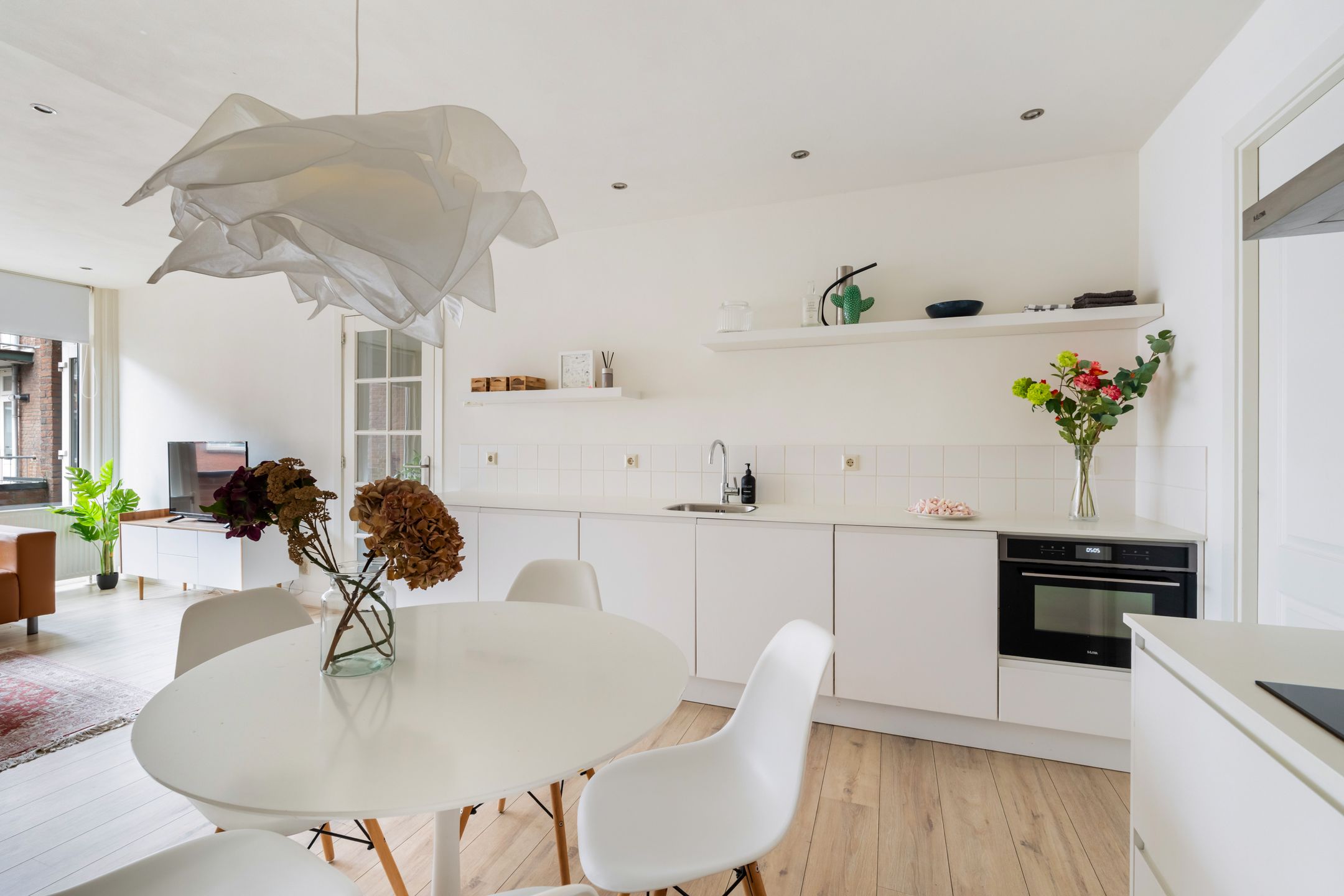 Renovated 5-room upstairs apartment with balcony in Rotterdam Oud Mathenesse — 13