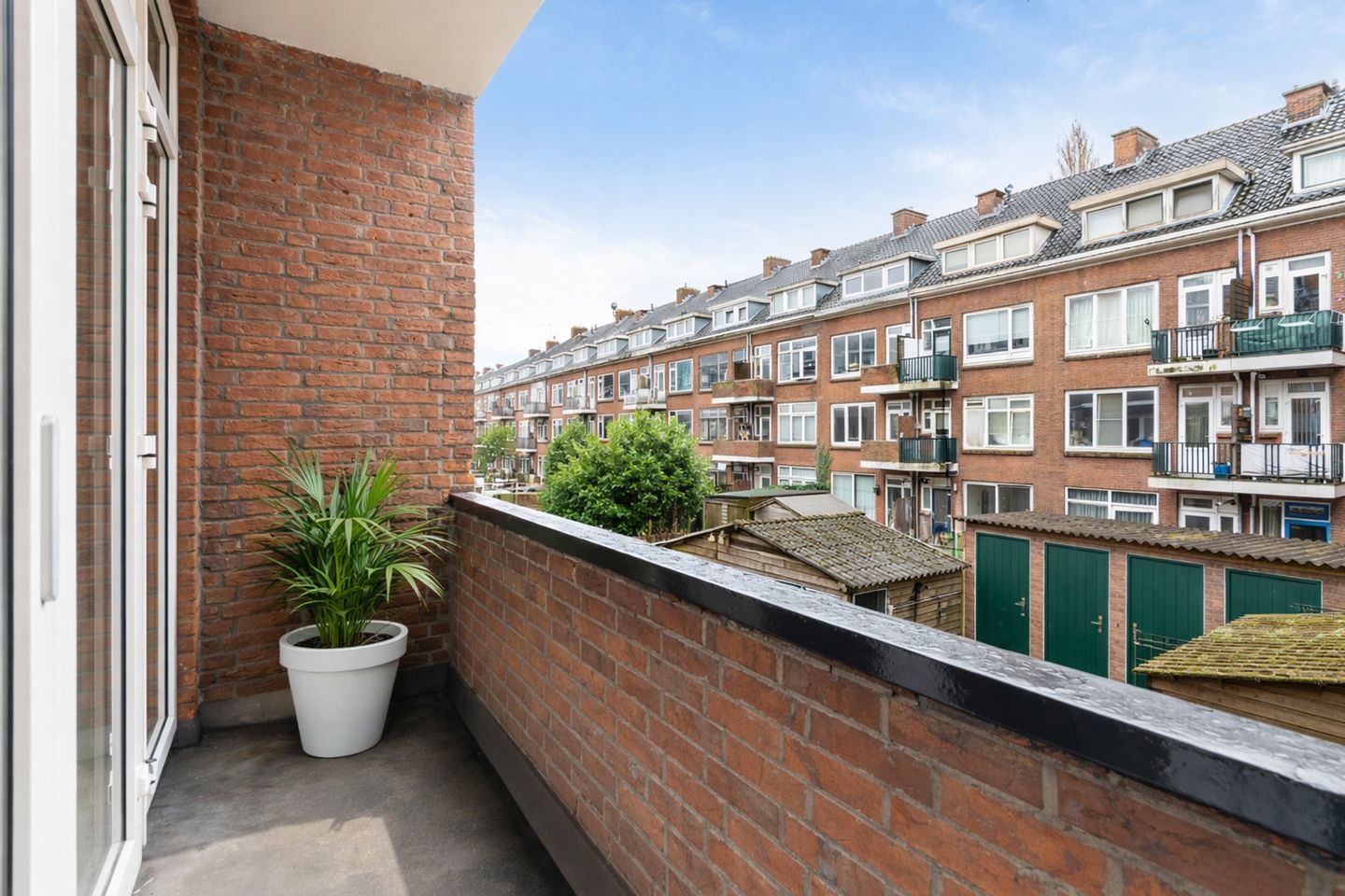 Renovated 5-room upstairs apartment with balcony in Rotterdam Oud Mathenesse — 17