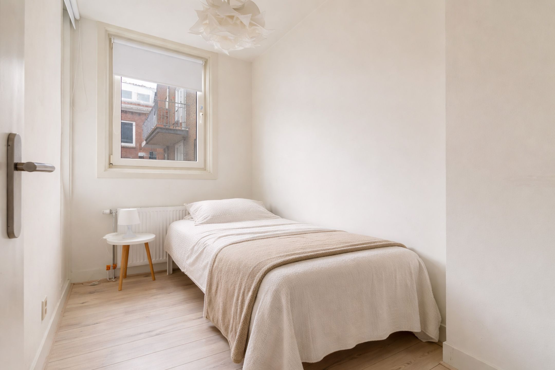 Renovated 5-room upstairs apartment with balcony in Rotterdam Oud Mathenesse — 27