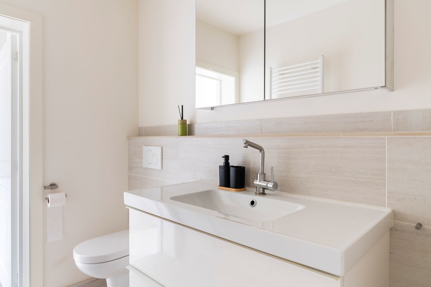 Renovated 5-room upstairs apartment with balcony in Rotterdam Oud Mathenesse — 32