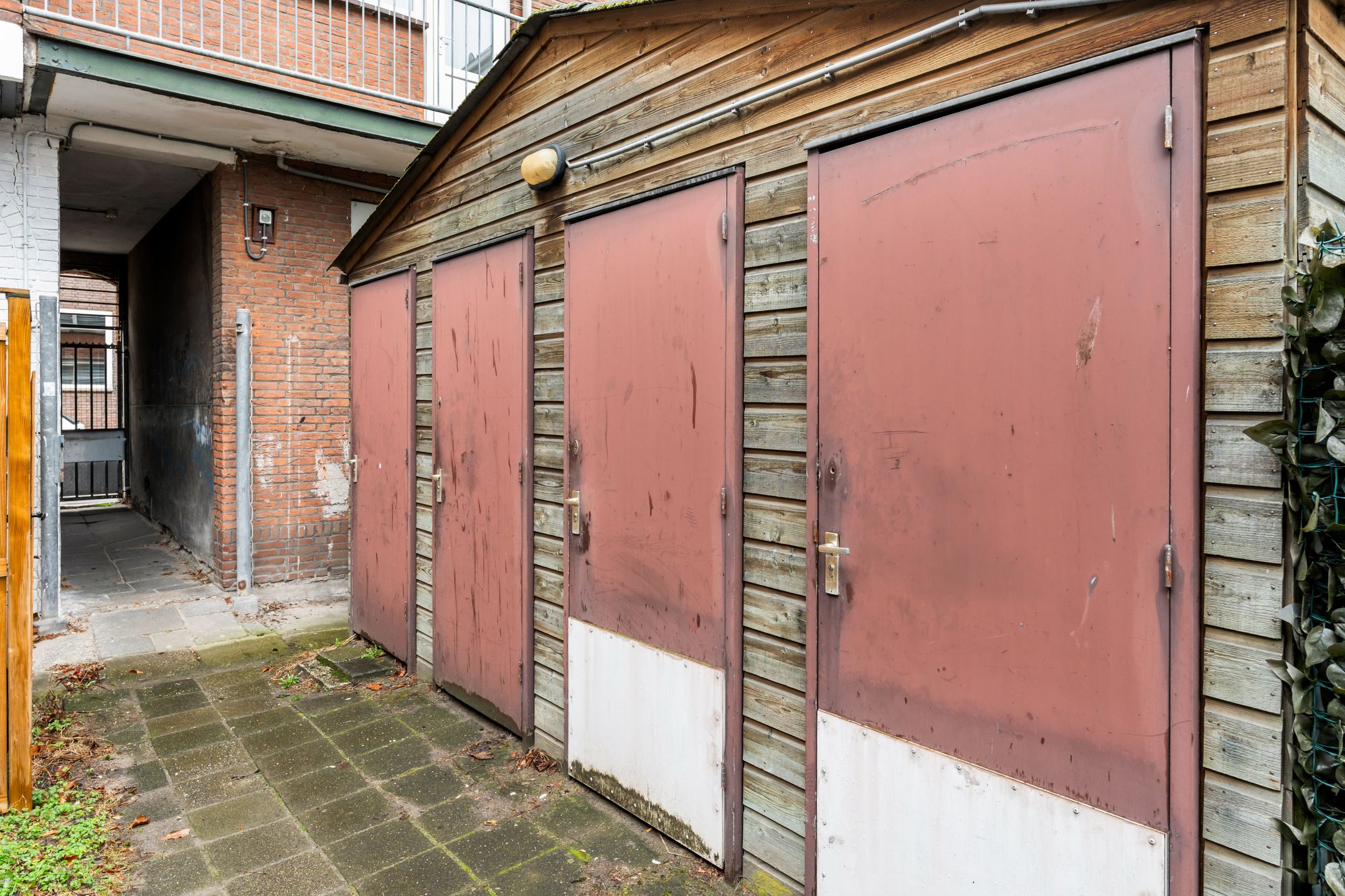 Renovated 5-room upstairs apartment with balcony in Rotterdam Oud Mathenesse — 46