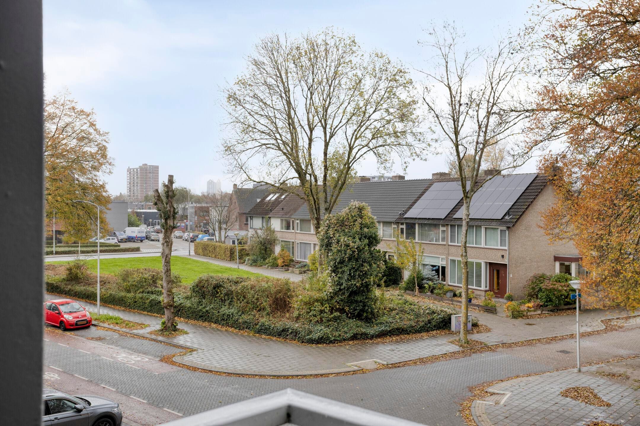 3-room apartment with two balconies and green views in Eindhoven — 18