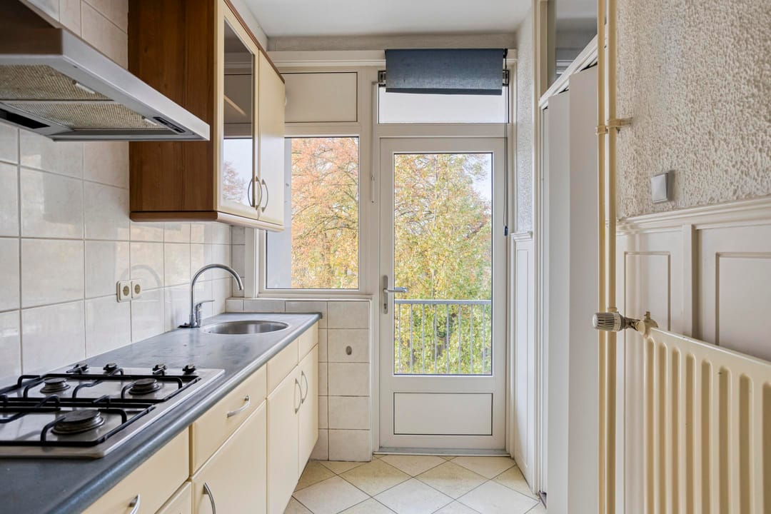 3-room apartment with two balconies and green views in Eindhoven — 13