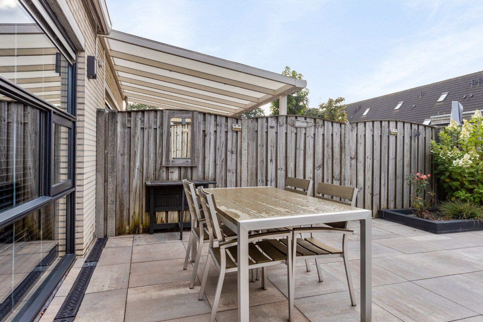 Move-in ready energy efficient extended terraced home with luxury finish and sunny garden — 20