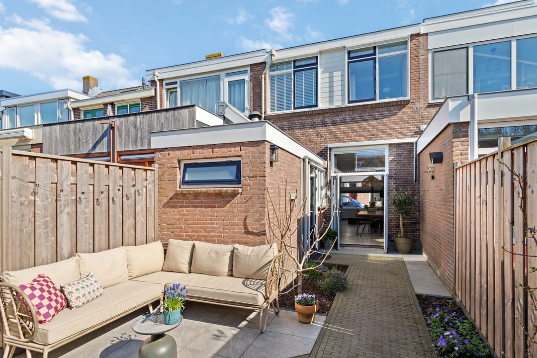 Charming and Move-in Ready Home in a Quiet, Central Location — 29
