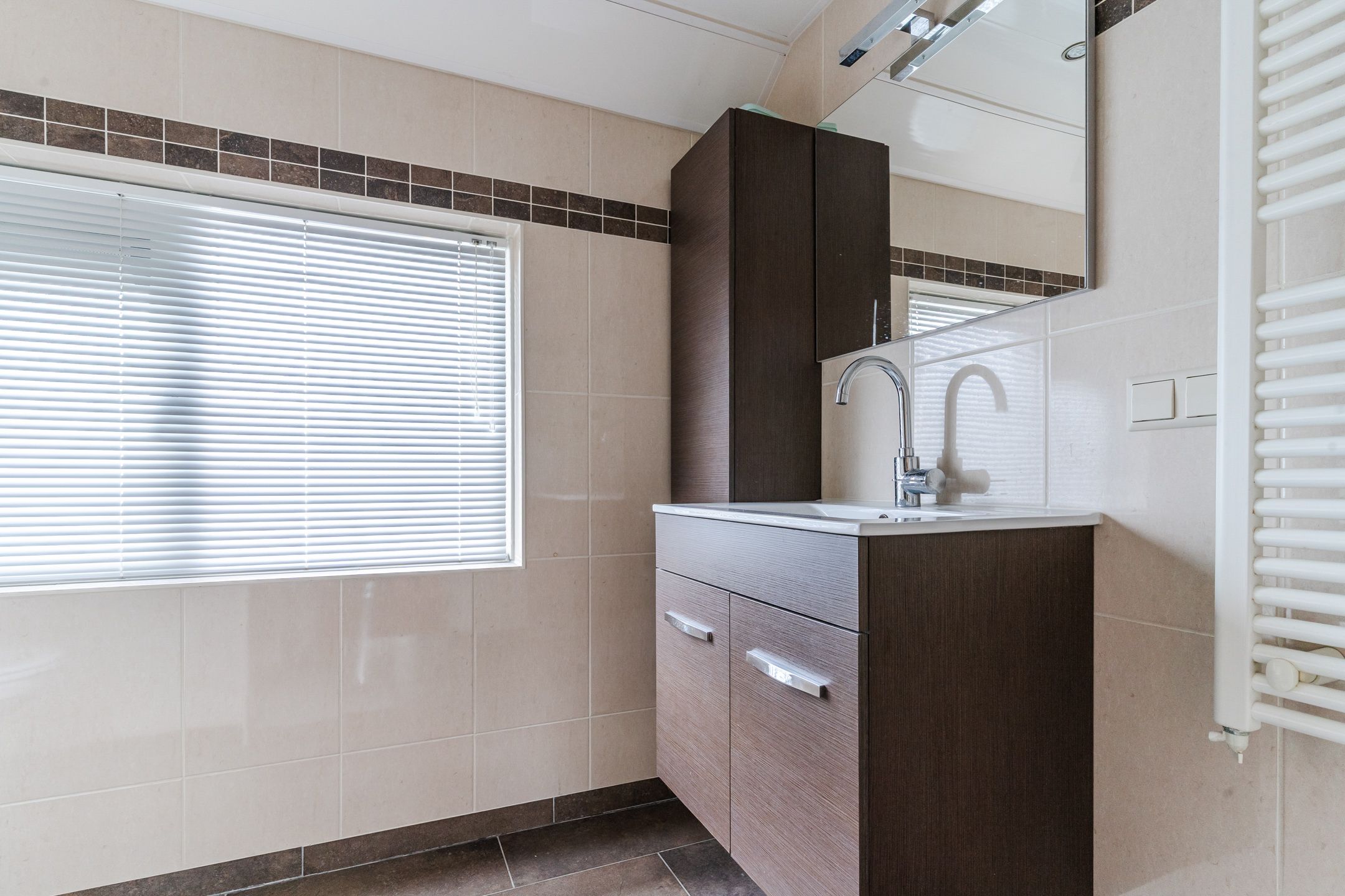 Renovated Semi-Detached Home with Spacious Garden and Heated Office in Zwaag — 24