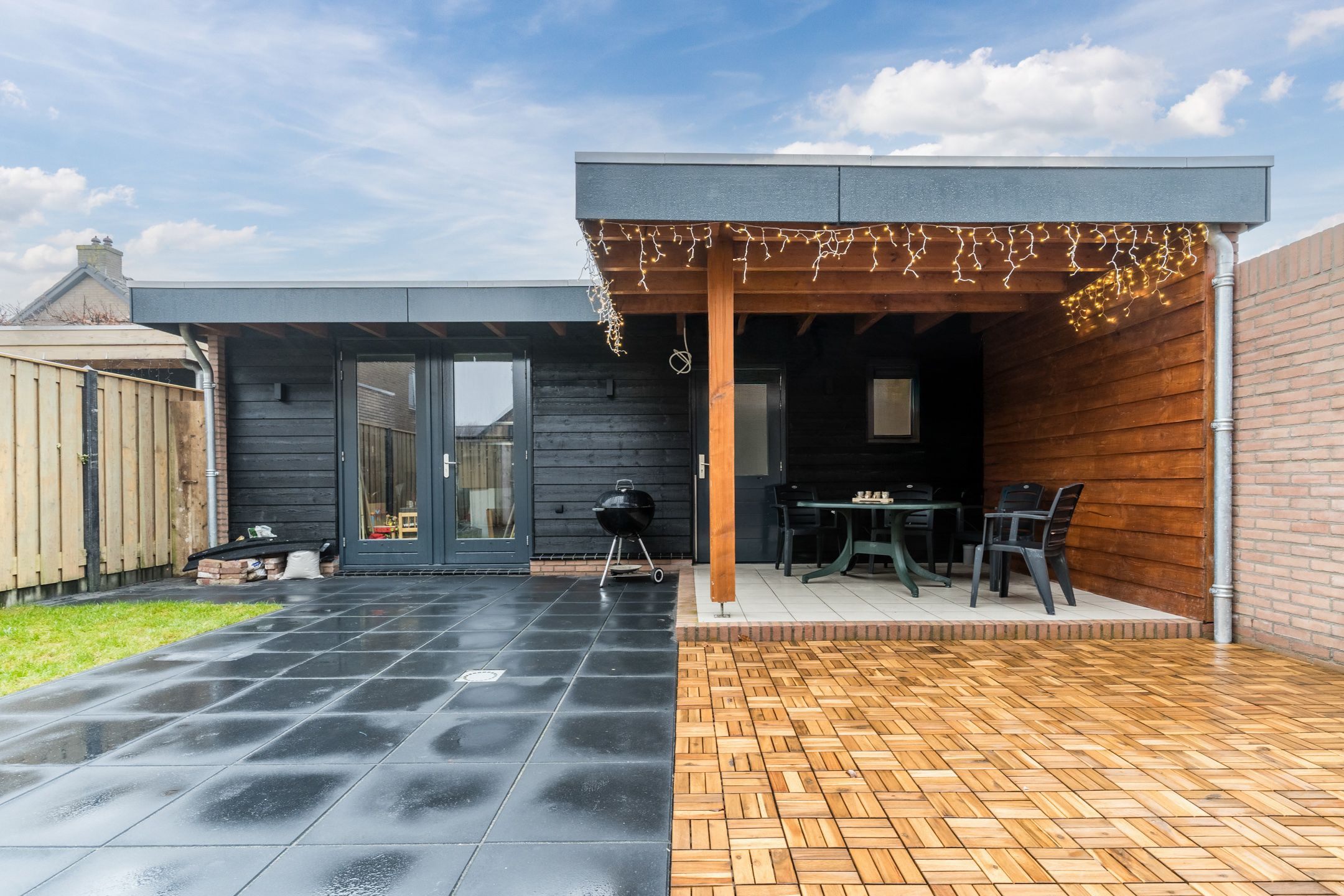 Renovated Semi-Detached Home with Spacious Garden and Heated Office in Zwaag — 27