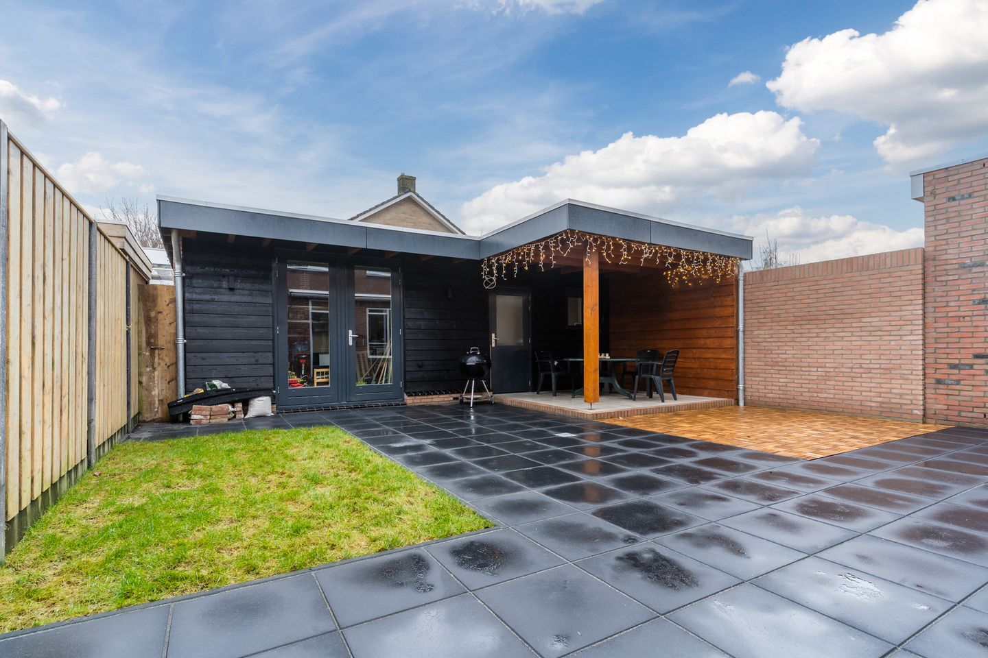 Renovated Semi-Detached Home with Spacious Garden and Heated Office in Zwaag — 29