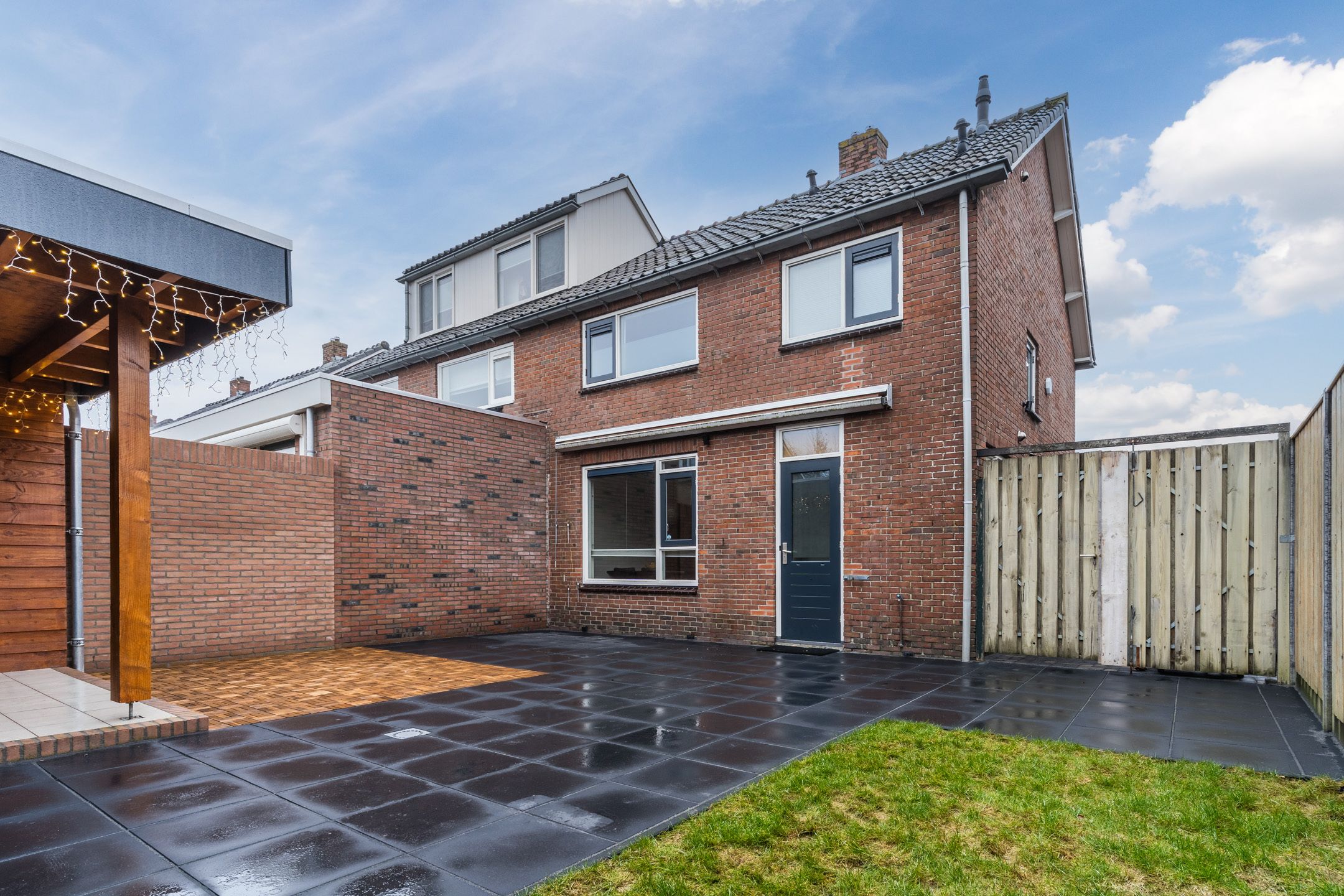 Renovated Semi-Detached Home with Spacious Garden and Heated Office in Zwaag — 30
