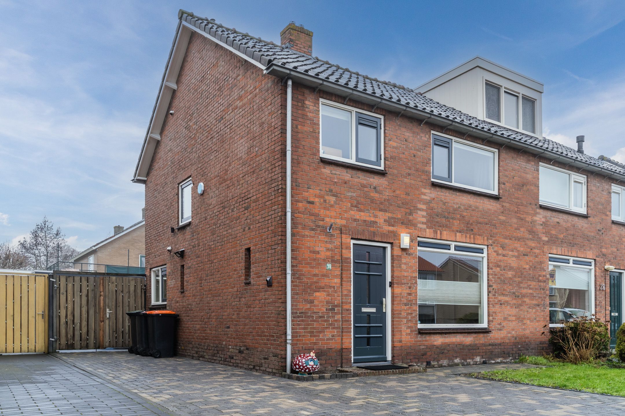 Renovated Semi-Detached Home with Spacious Garden and Heated Office in Zwaag — 33