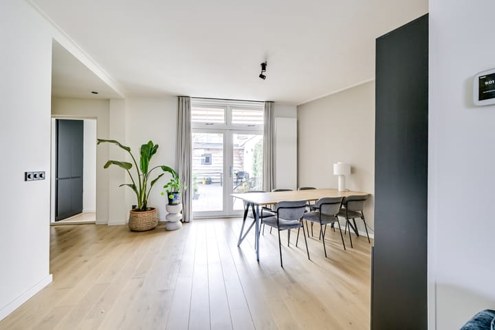 Photo 2 of Ampèrestraat 1