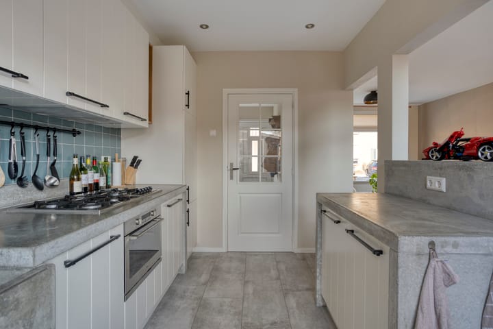 Photo 3 of Schorerstraat 25