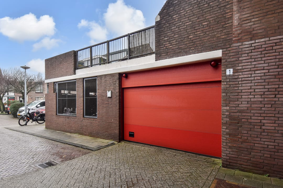 Photo 8 of Georges Bizetstraat 49