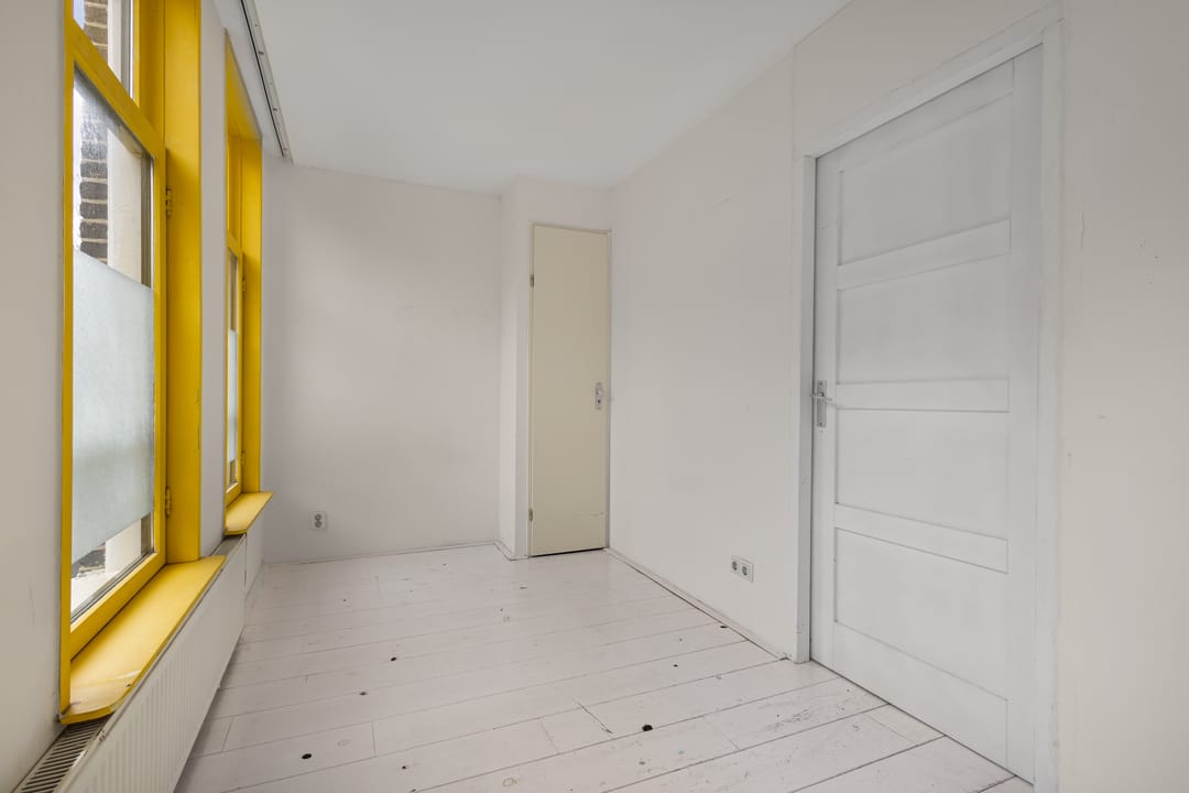 Spacious 1-Bedroom Apartment on Freehold Land in Amsterdam's Czaar Peterbuurt — 17
