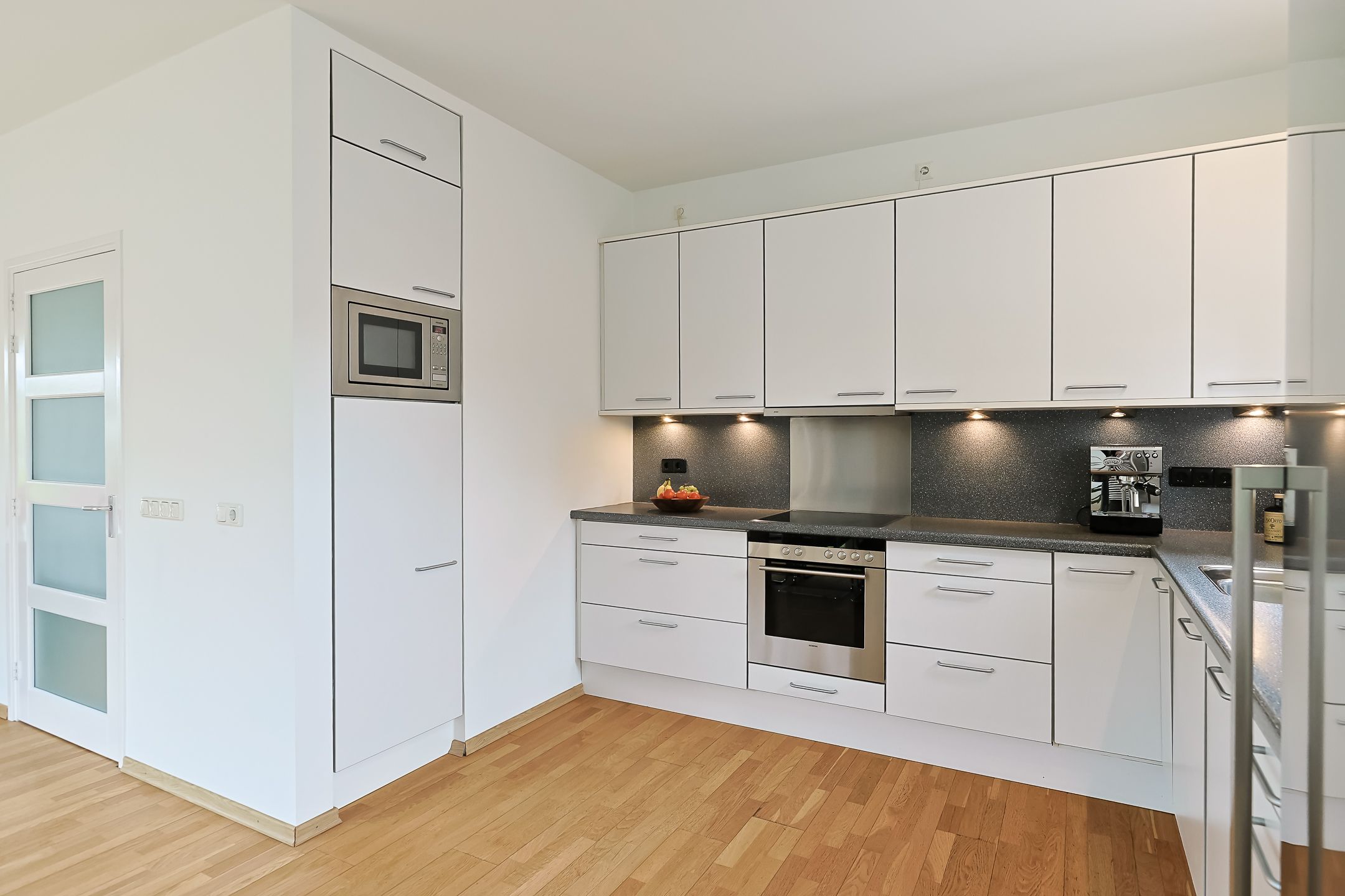 Photo 15 of Westkanaalweg 111-A