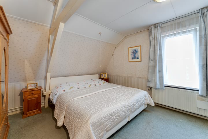 Photo 3 of Badhuisweg 25