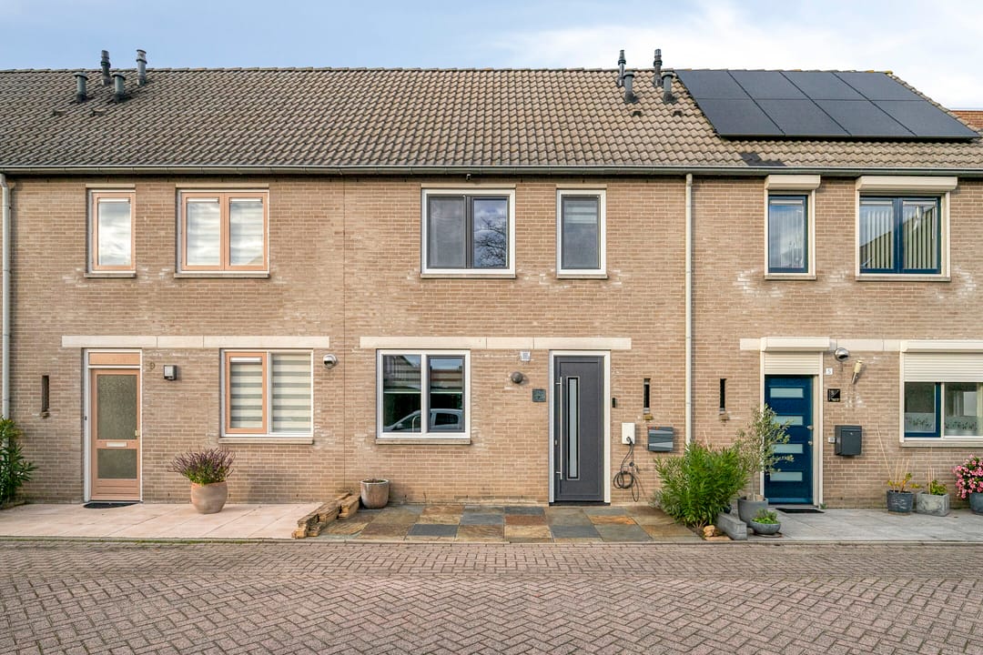 Photo 1 of Busselstraat 7